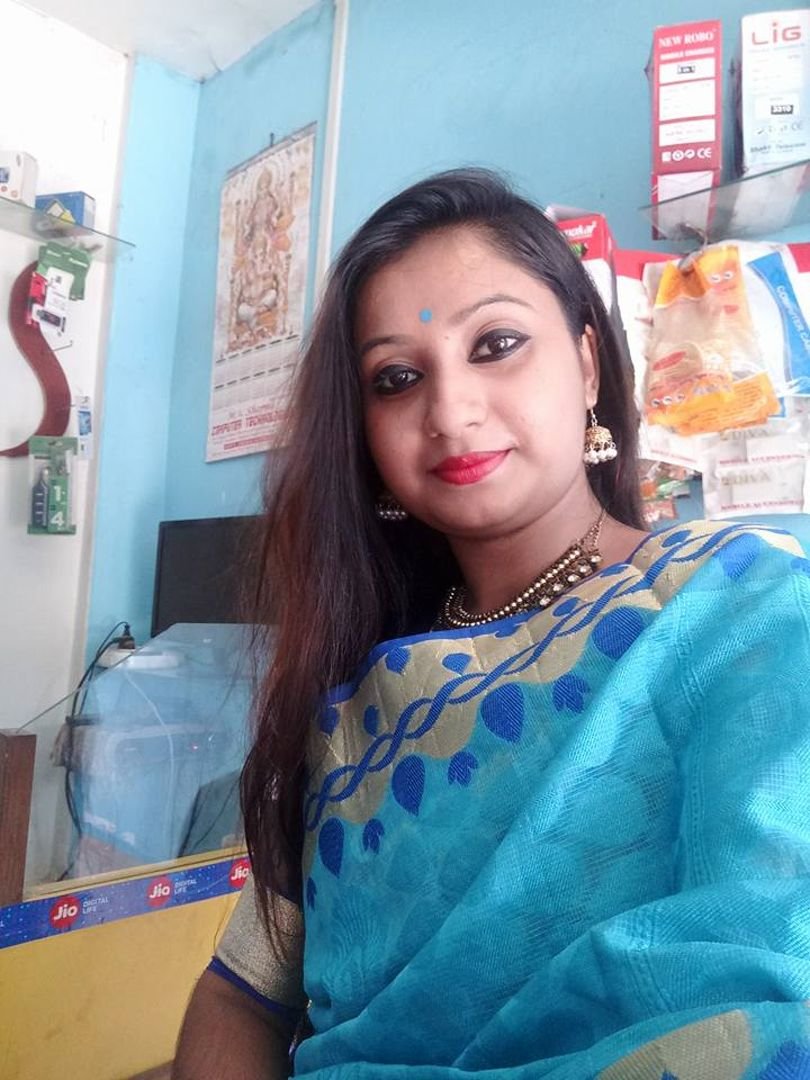 Indian Super Hot Married Wife Having Affairs With 4 Different Guys #3rNsRatE