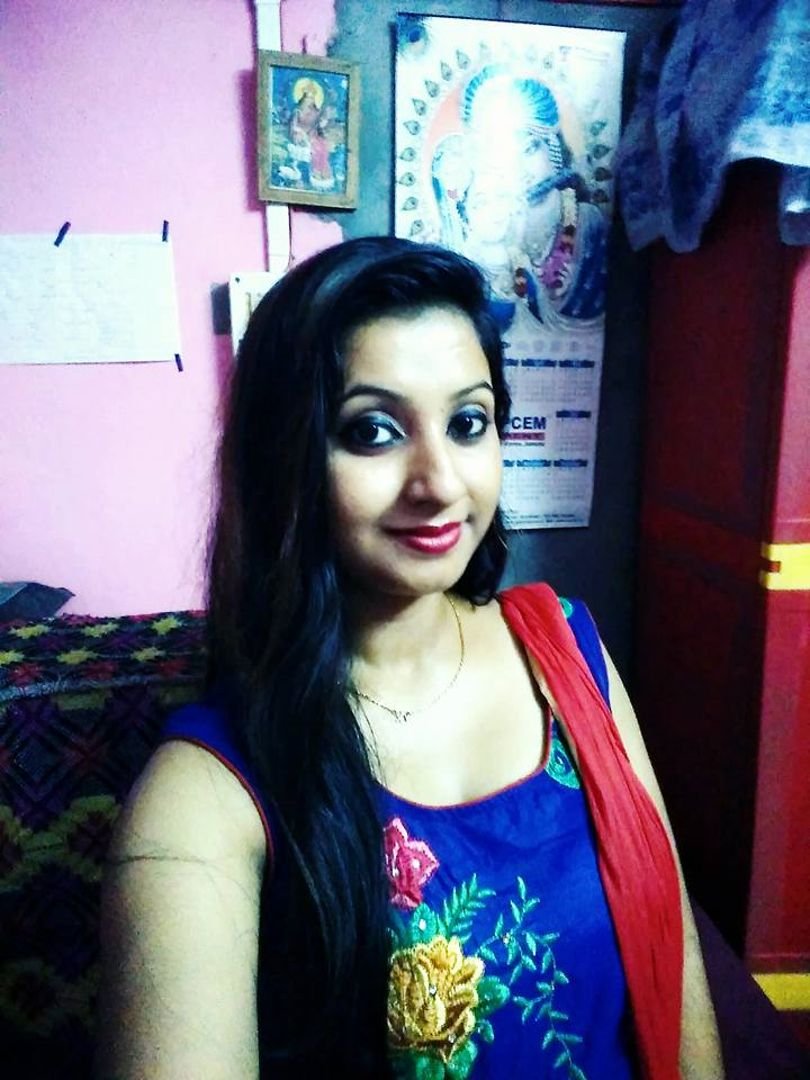 Indian Super Hot Married Wife Having Affairs With 4 Different Guys #5f2rFTAc