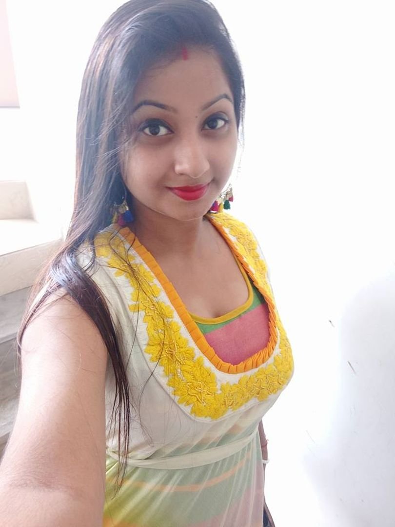 Indian Super Hot Married Wife Having Affairs With 4 Different Guys #GKxgZ4gw
