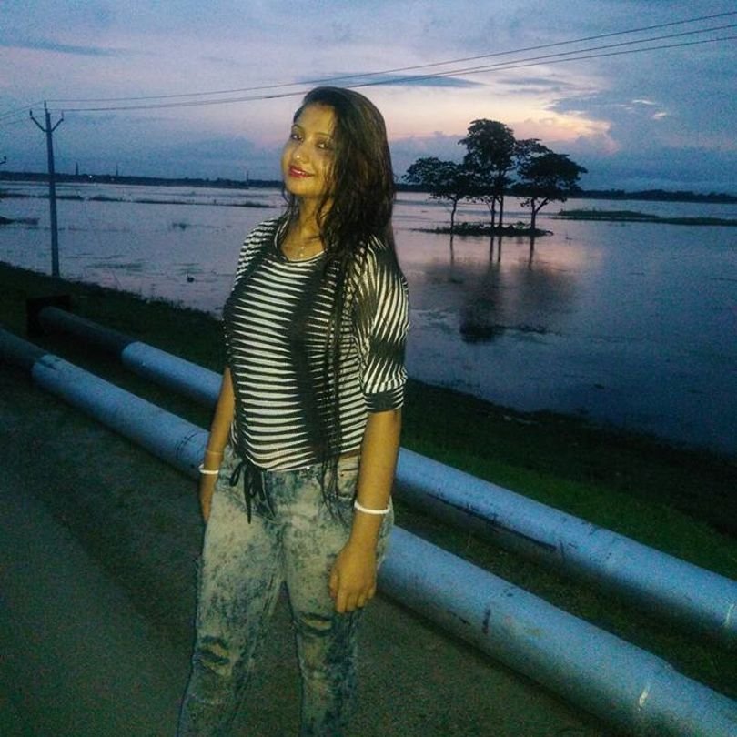 Indian Super Hot Married Wife Having Affairs With 4 Different Guys #LEwnsT4x