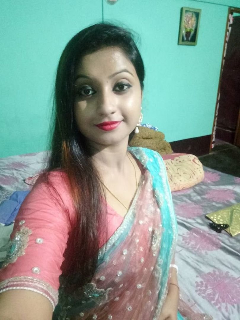 Indian Super Hot Married Wife Having Affairs With 4 Different Guys #QLgKv8VW