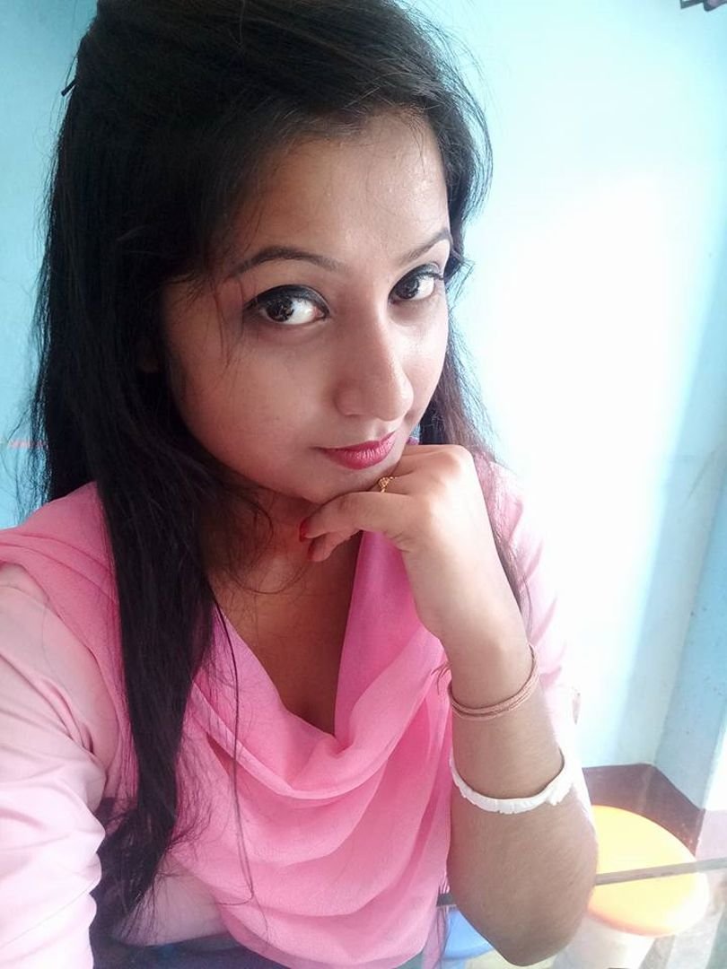 Indian Super Hot Married Wife Having Affairs With 4 Different Guys #ZHZEHrV9