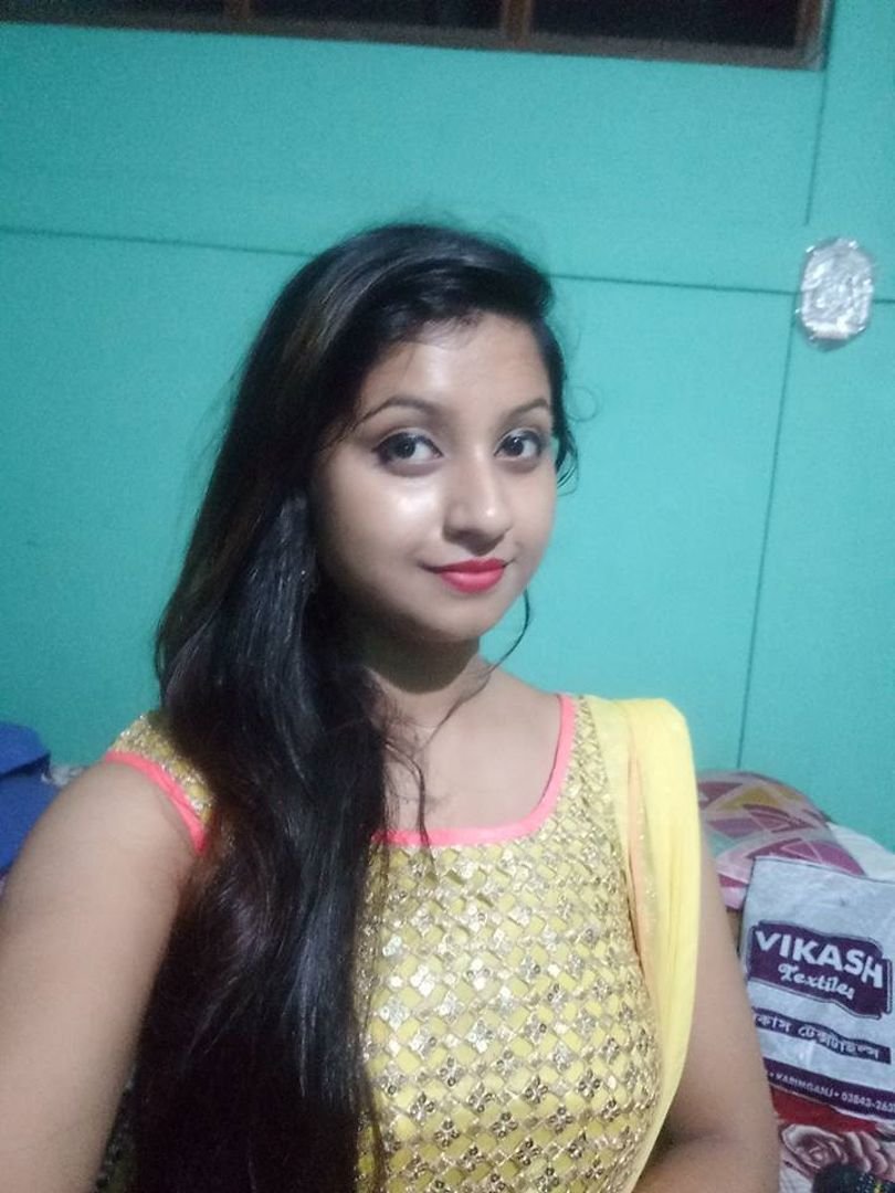 Indian Super Hot Married Wife Having Affairs With 4 Different Guys #ctIZMAGD