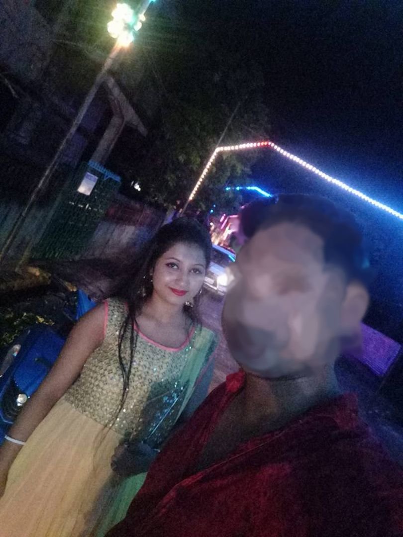 Indian Super Hot Married Wife Having Affairs With 4 Different Guys #dpWxbKGM