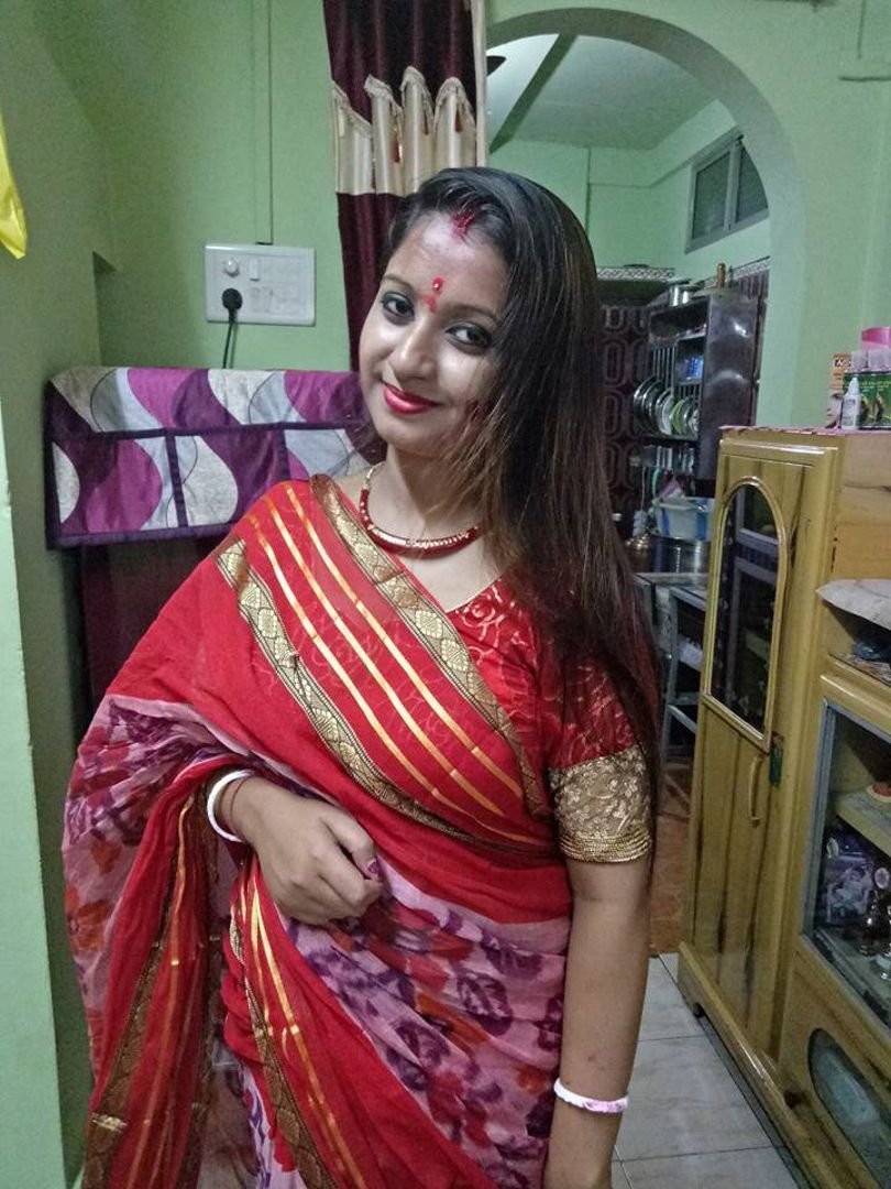 Indian Super Hot Married Wife Having Affairs With 4 Different Guys #ibkNl1vE