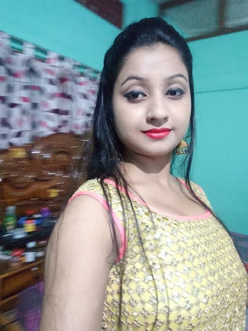 Indian Super Hot Married Wife Having Affairs With 4 Different Guys #k7J8R36W
