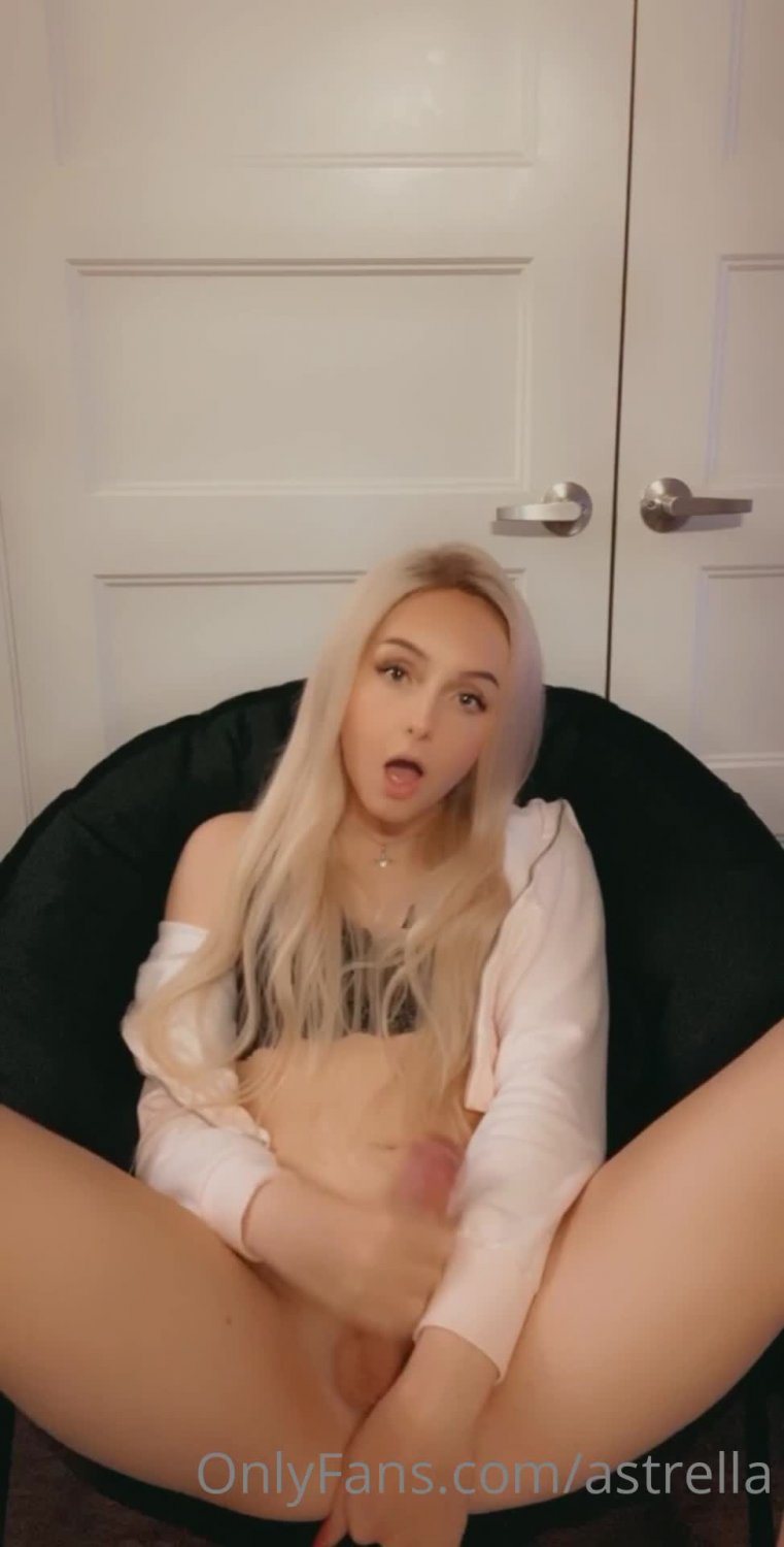 Cute and Sexy Babe Astrella R. - Porn - EroMe