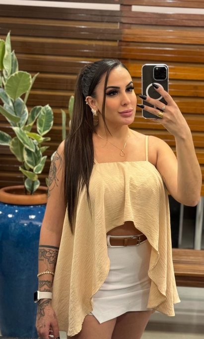 Aline Dias @alinezitadias #AwTN8DN0