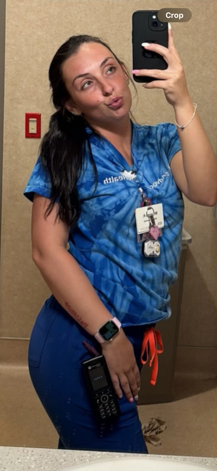 Brunette baddie shaking it for her friends #gl8sTRIk