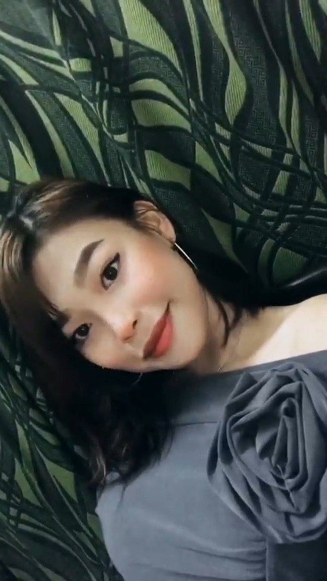 Hijab bitch fingered and pee #BCptaMwP