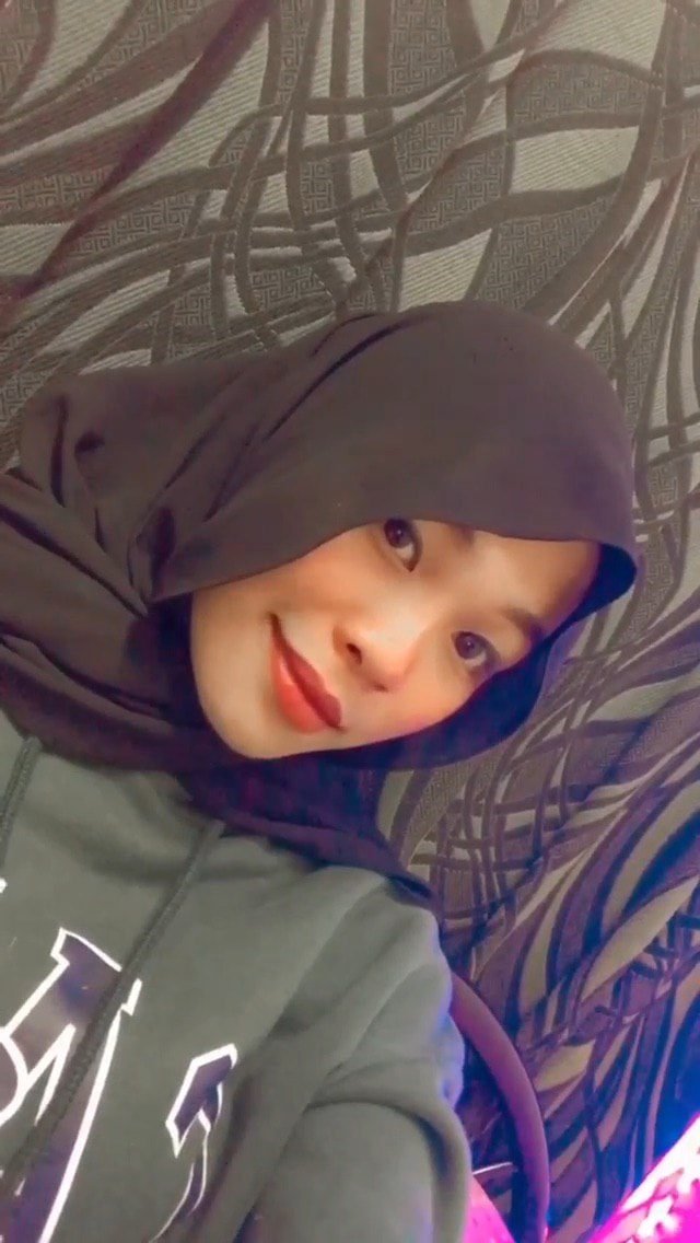 Hijab bitch fingered and pee #FDjTsqeH