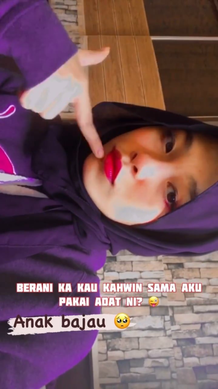 Hijab bitch fingered and pee #qyauAAV5