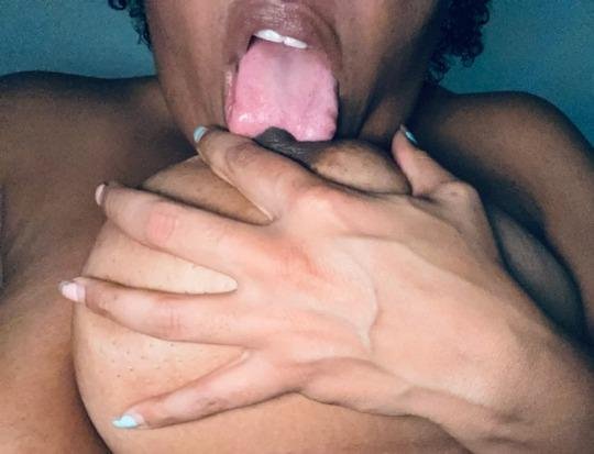 Busty TIGGO BITTY ebony milf REAL MOM #St1F0mHm